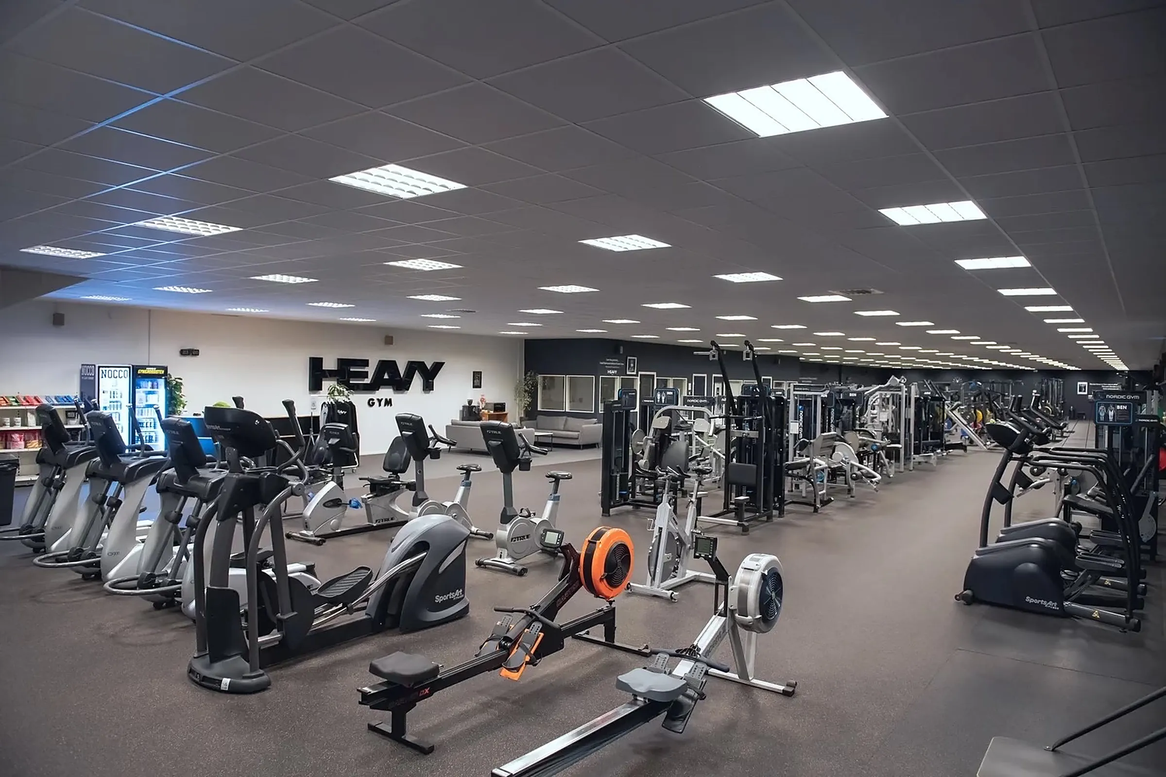 Gymmaskiner och träningsutrustning för hemmagym och kommersiella gym